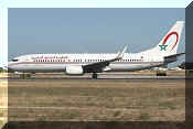 Boeing 737-8B6, click to open in large format