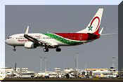 Boeing 737-8B6, click to open in large format